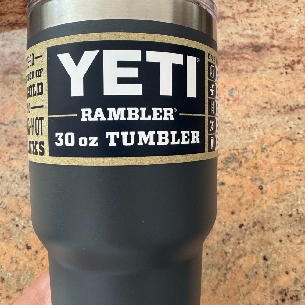 Yeti Rambler 30 oz Tumbler - Dark Gray